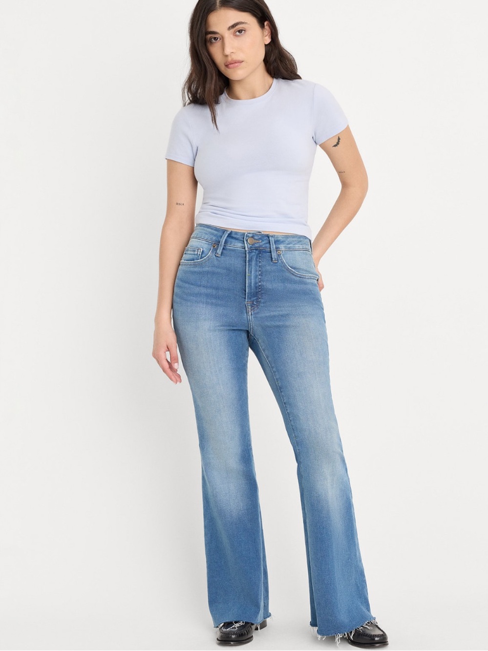 Good American Women’s Petite Flared Ankle Jeans